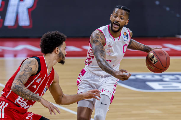 拜仁得以在 拜仁得以在